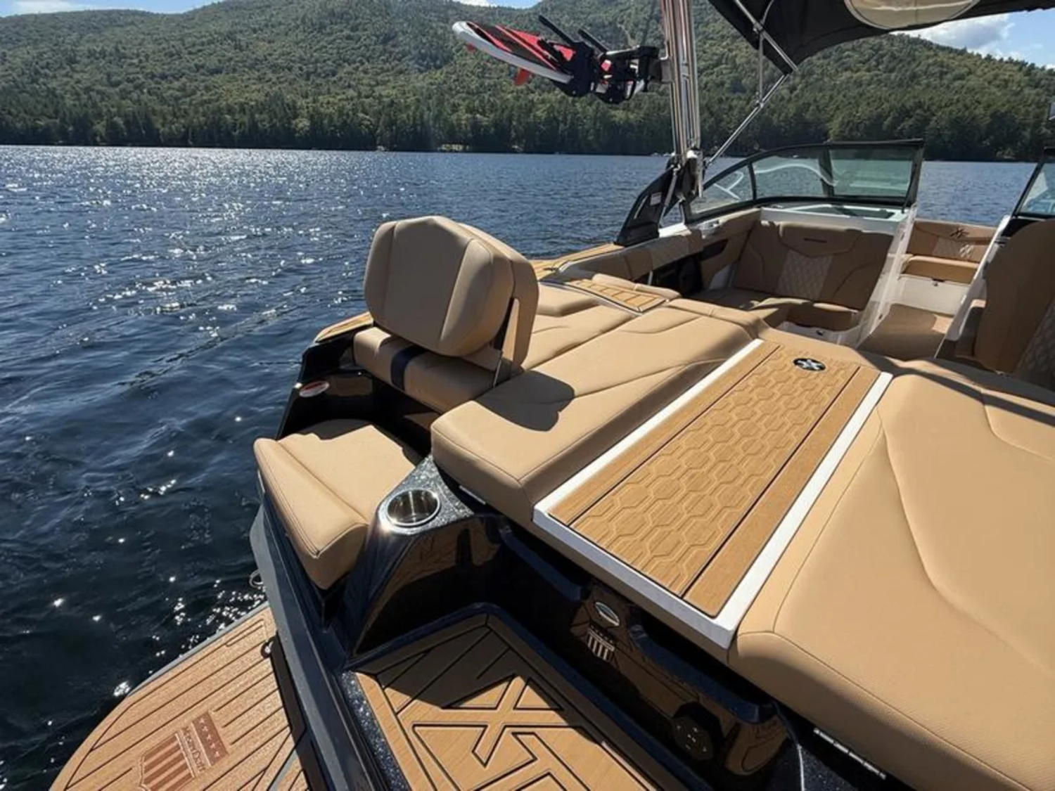 2025 MasterCraft XT20 - Executive Demo