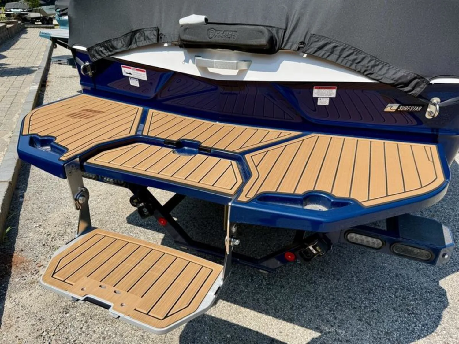 2025 MasterCraft XT23 - LOADED 