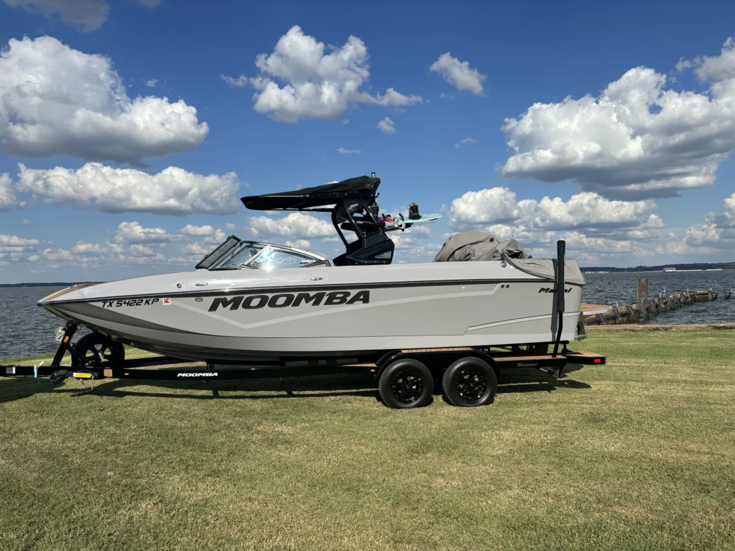 22 Moomba Makai, Raptor 400, Surf Exhaust, Stereo Upgrade, Tandem Trailer