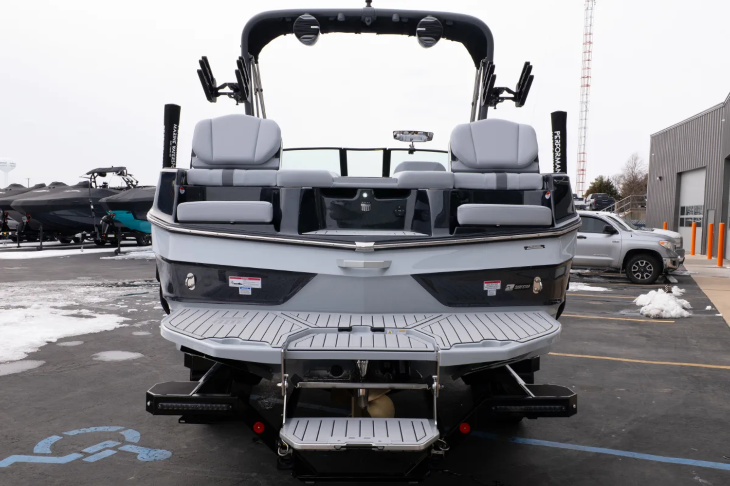 2026 MASTERCRAFT XT22 STEALTH GREY & BLK MICA FLAKE 