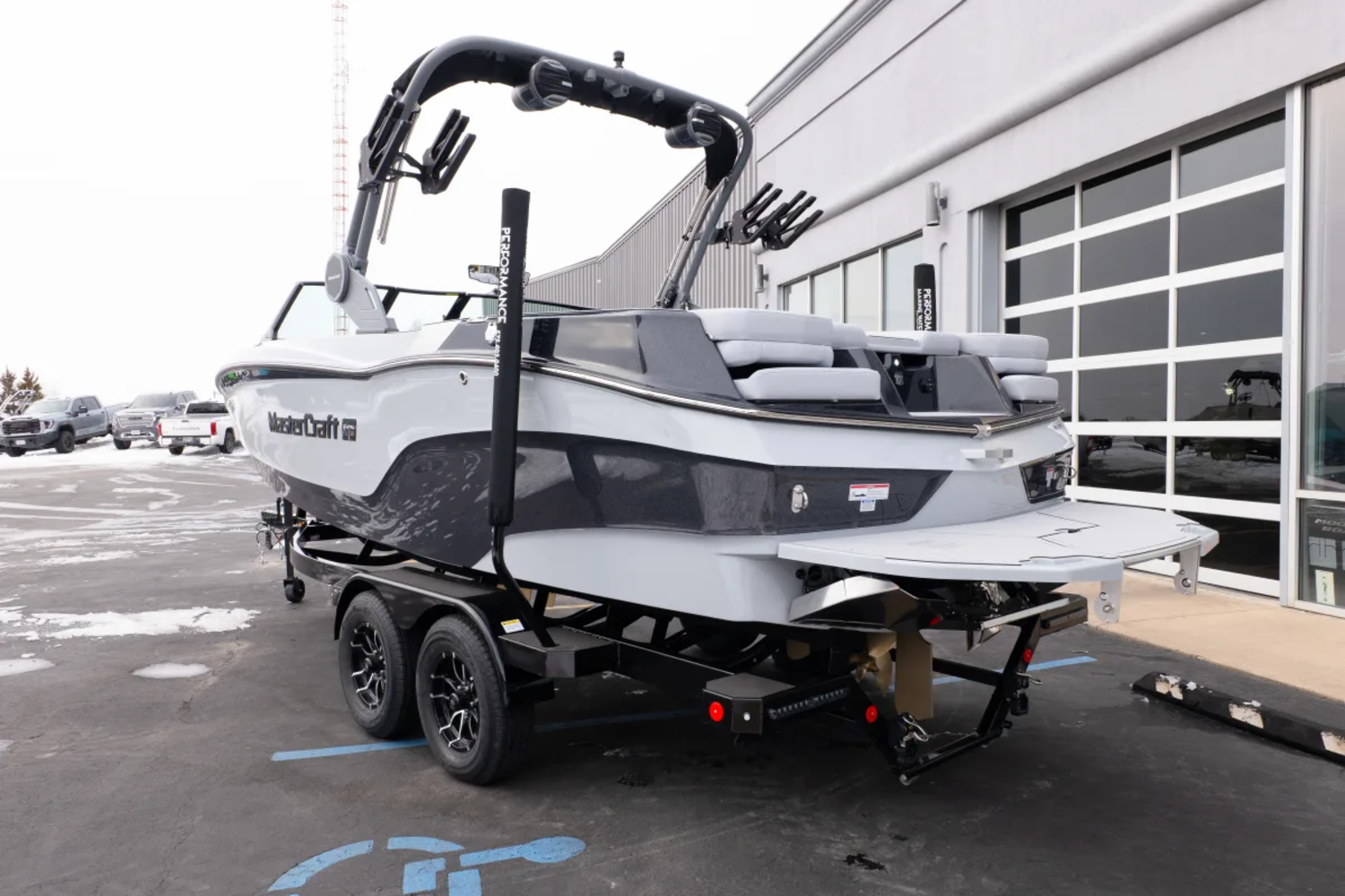 2026 MASTERCRAFT XT22 STEALTH GREY & BLK MICA FLAKE 