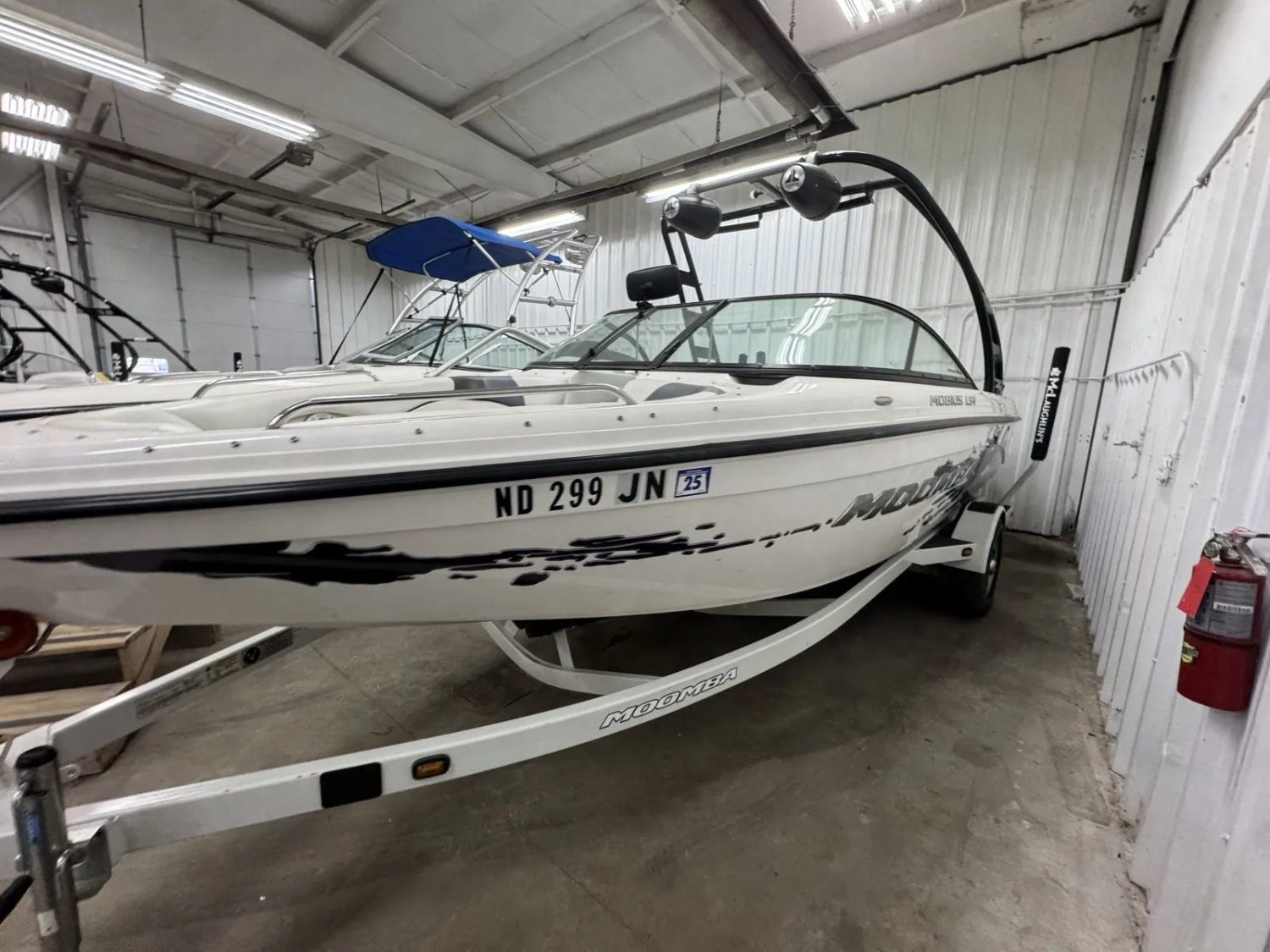2012 MOOMBA MOBIUS LSV