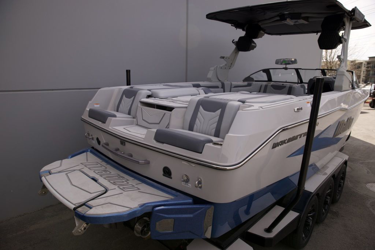 2026 Malibu Boats 25 LSV