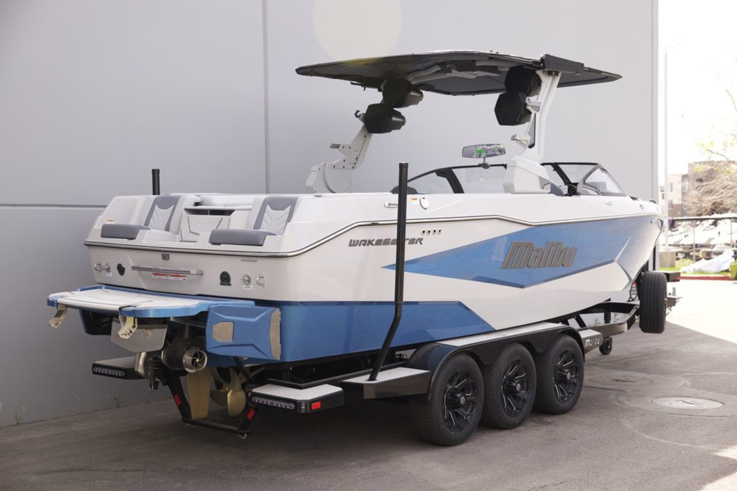 2026 Malibu Boats 25 LSV