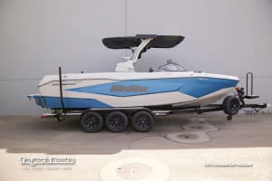 2026 Malibu Boats 25 LSV