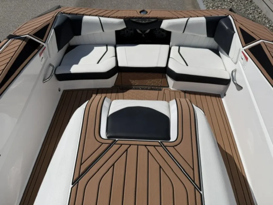 2019-nautique-ski-nautique-121311-image7_204626.webp