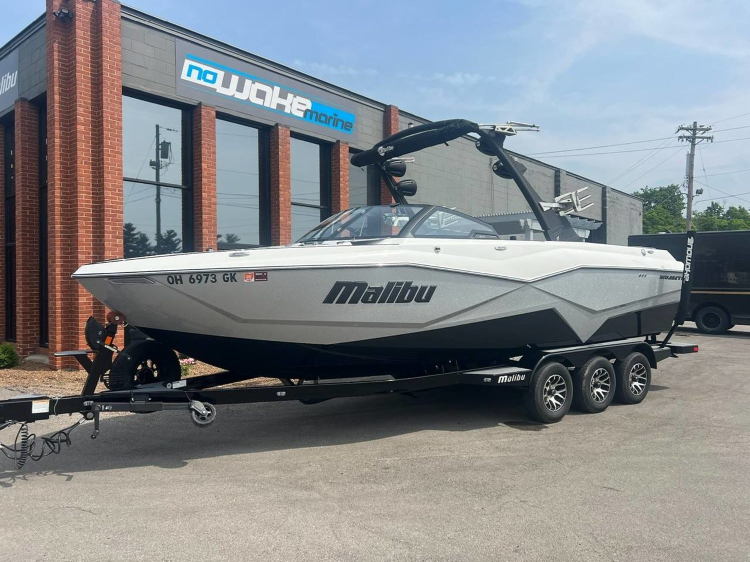 2023 Malibu 25 LSV