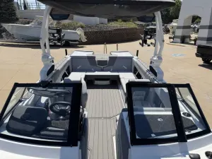 2026-nautique-gs24-129892-image8.webp