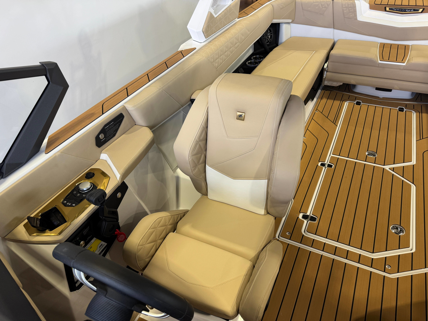 2027 Nautique Super Air Nautique S25