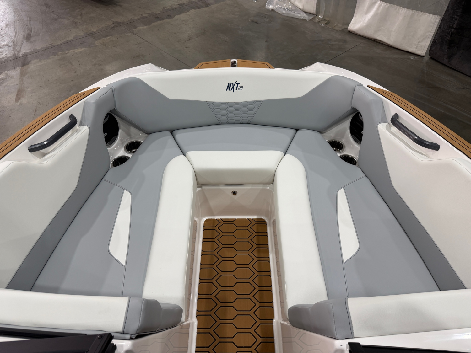2027 MASTERCRAFT NXT22