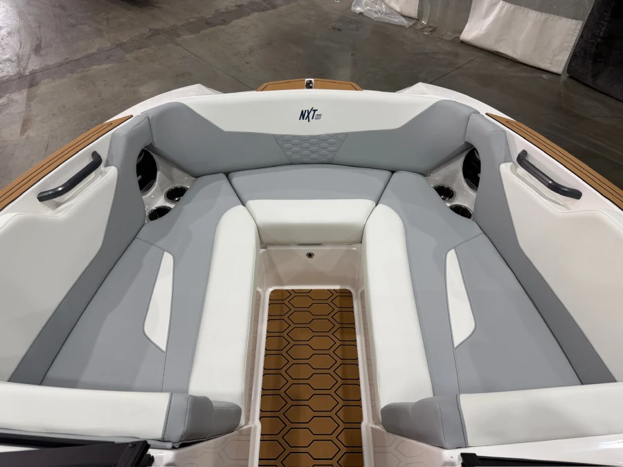 2027-mastercraft-nxt22-146925-image11