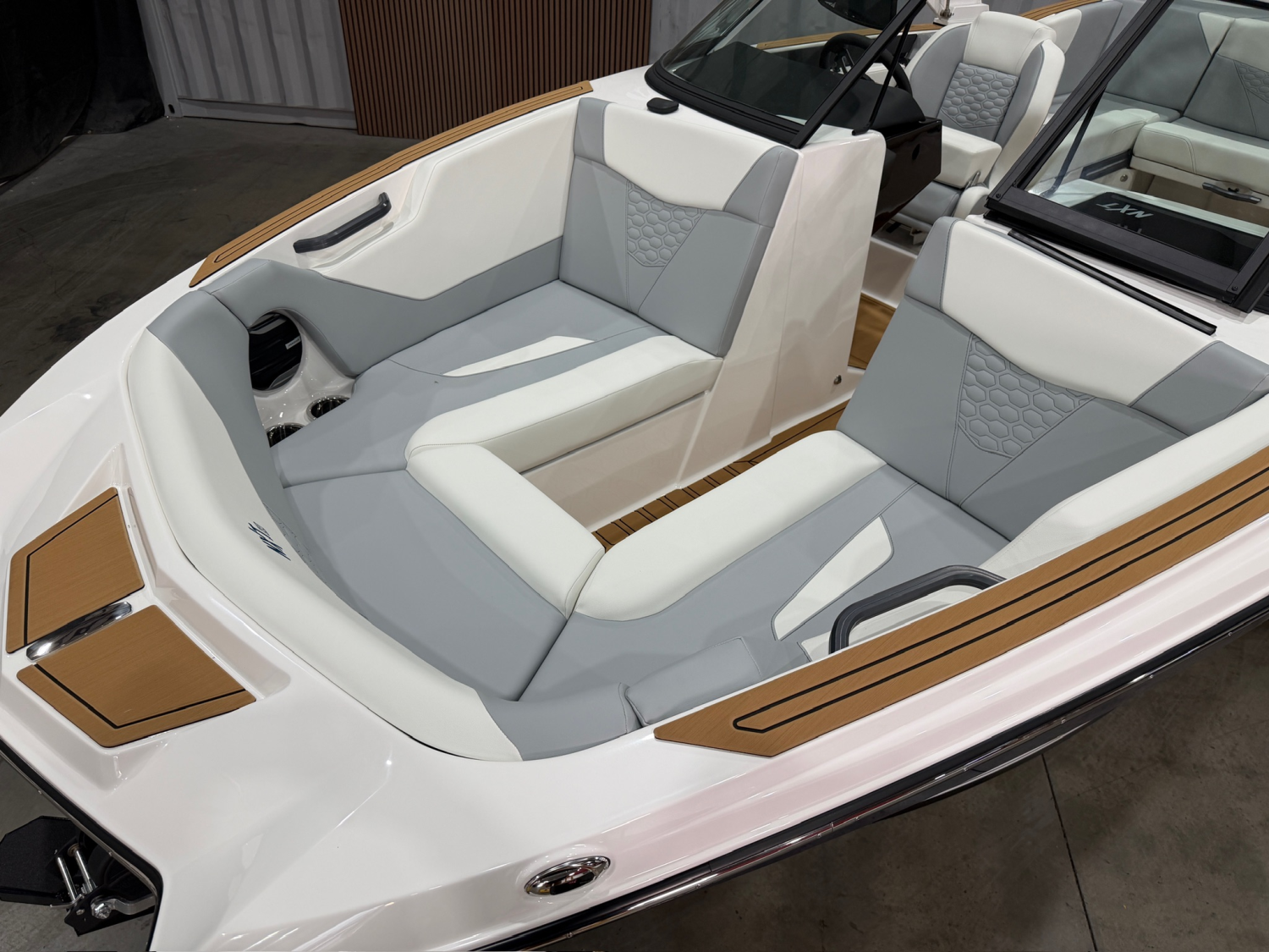 2027 MASTERCRAFT NXT22