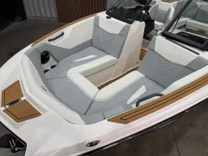 2027-mastercraft-nxt22-146925-image4