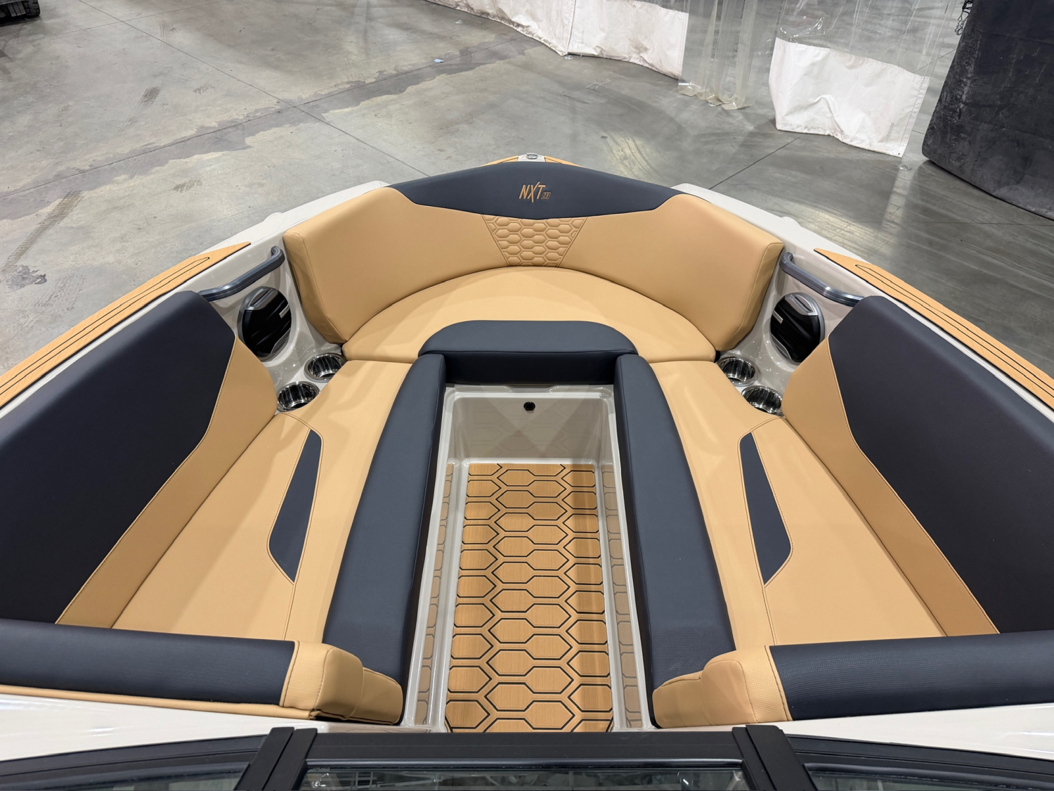 2027 MASTERCRAFT NXT23