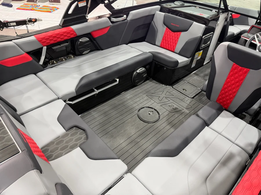 2027-mastercraft-xt23-146928-image10
