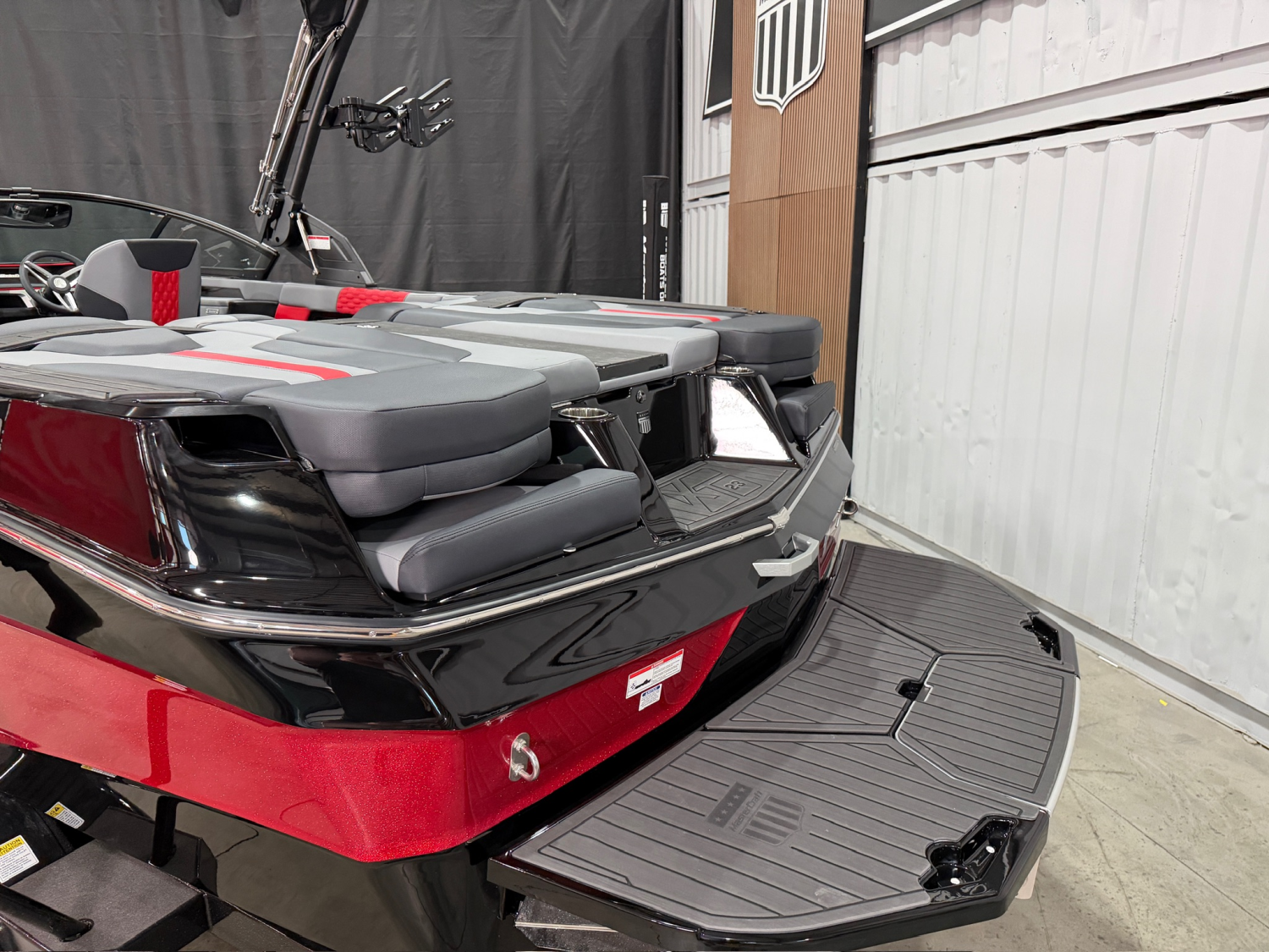 2027 MASTERCRAFT XT23