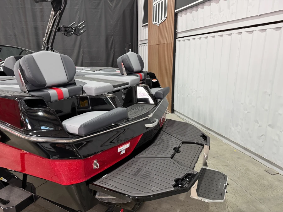 2027-mastercraft-xt23-146928-image6