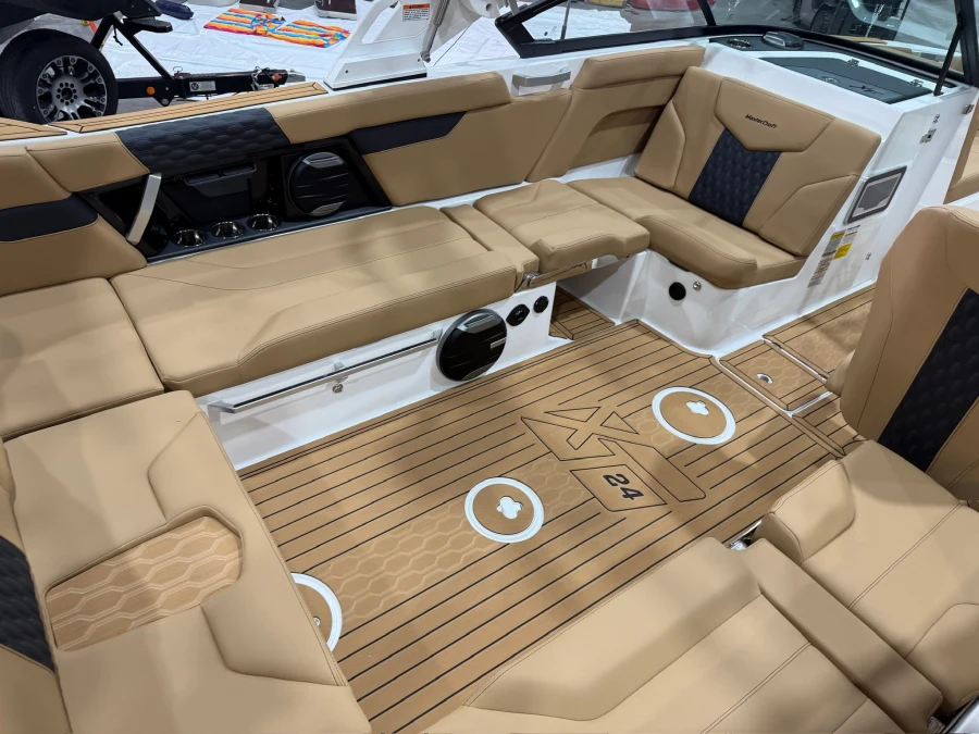 2027-mastercraft-xt24-146929-image10
