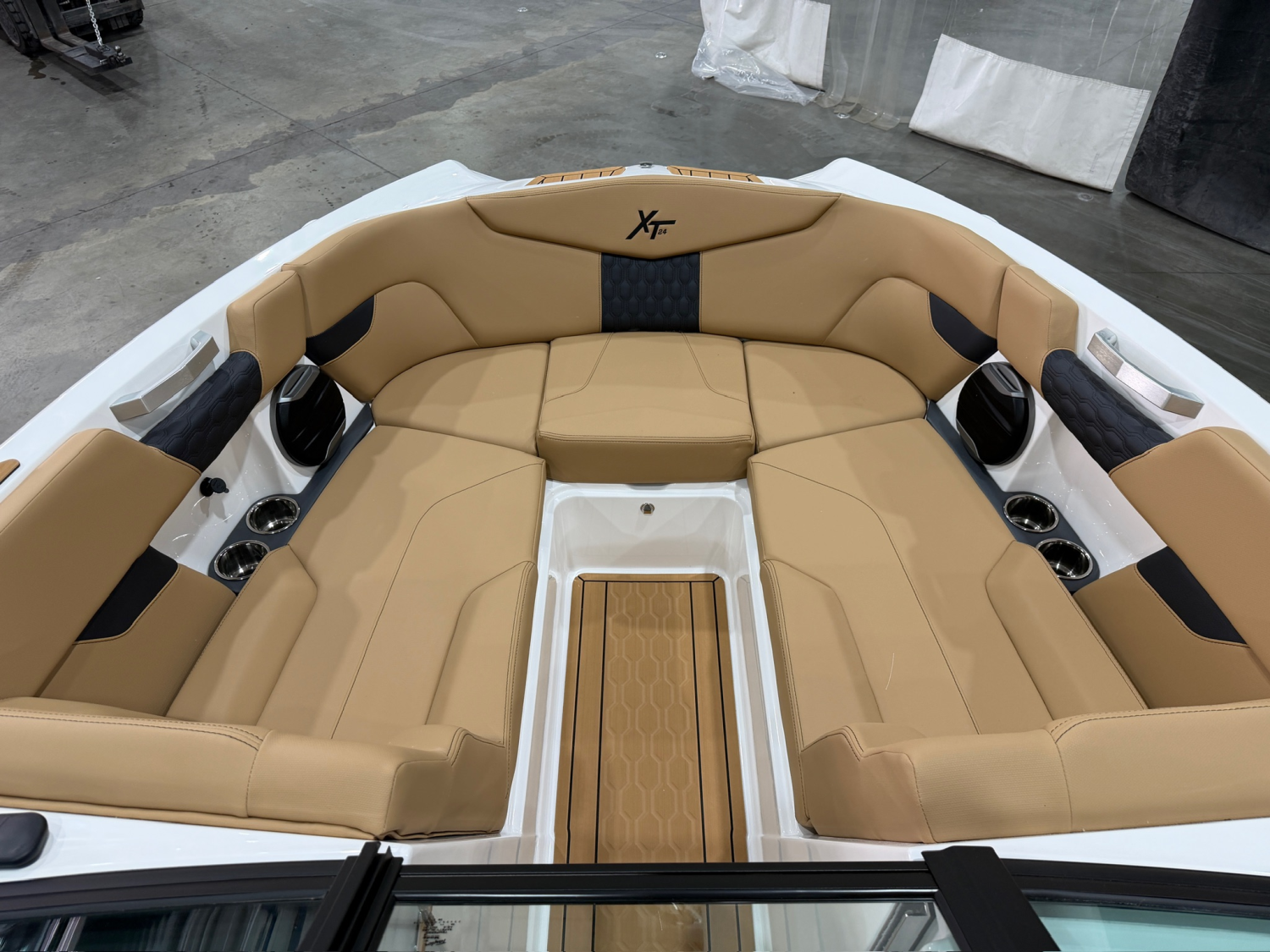 2027 MASTERCRAFT XT24