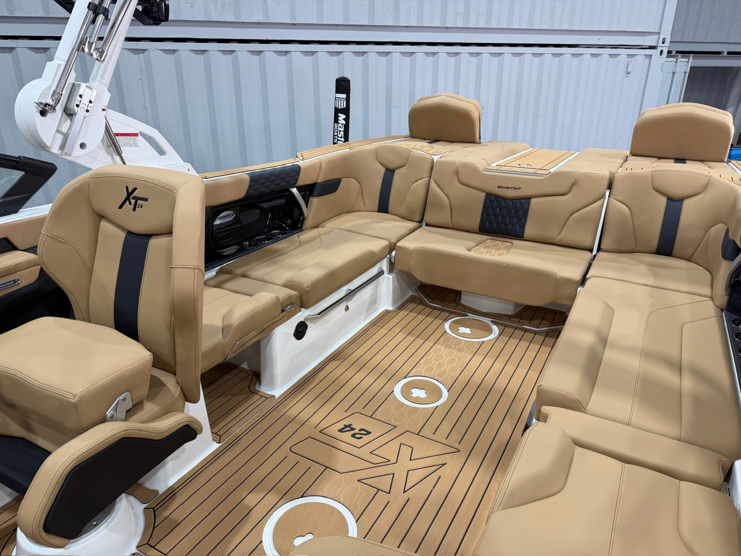 2027 MASTERCRAFT XT24