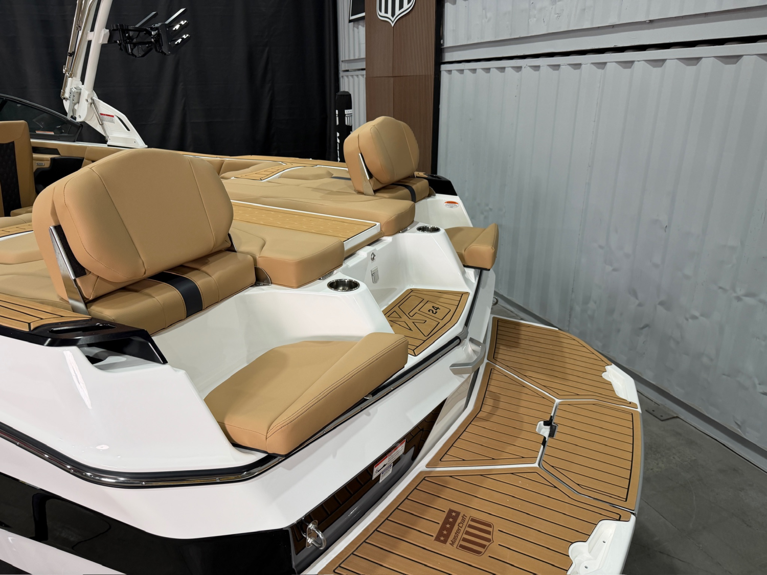 2027 MASTERCRAFT XT24