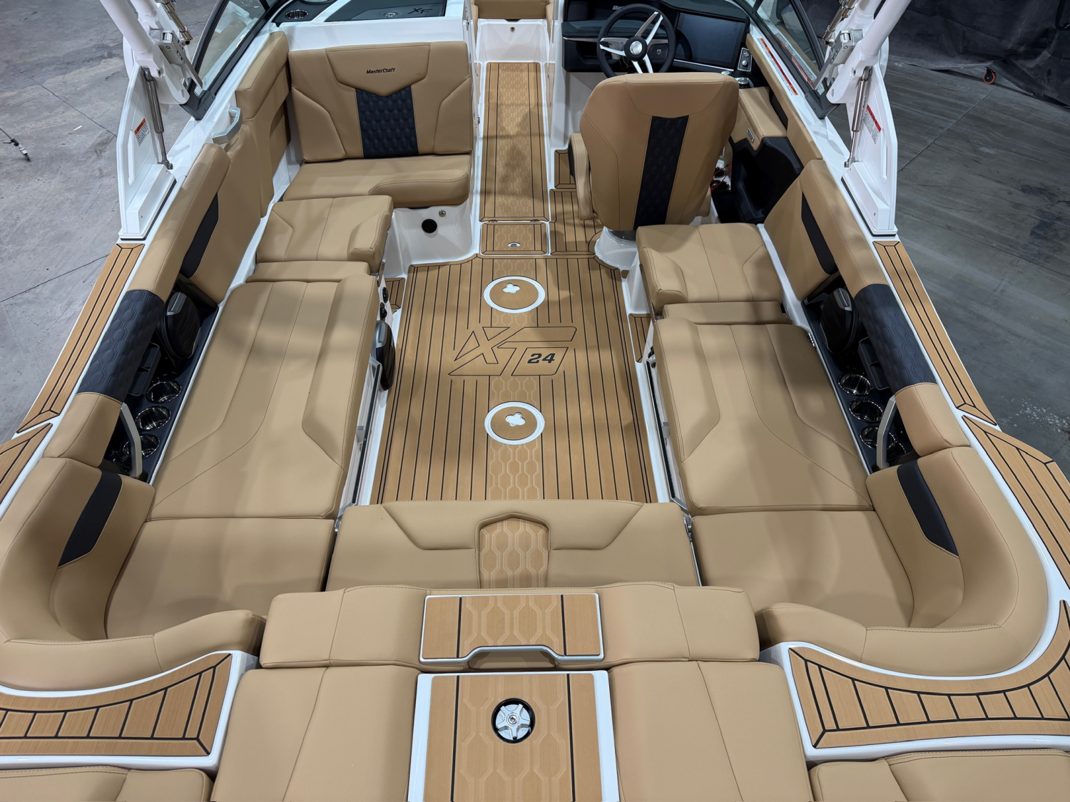 2027 MASTERCRAFT XT24