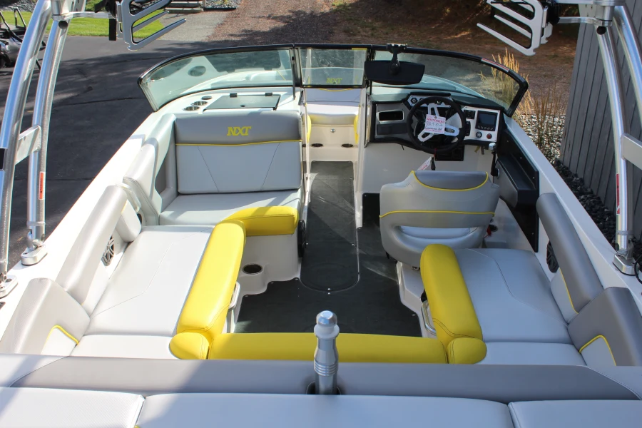 2017-mastercraft-nxt20-146939-image10