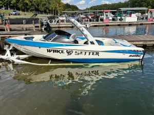 2011 Malibu Boats Wakesetter 247 LSV Icon