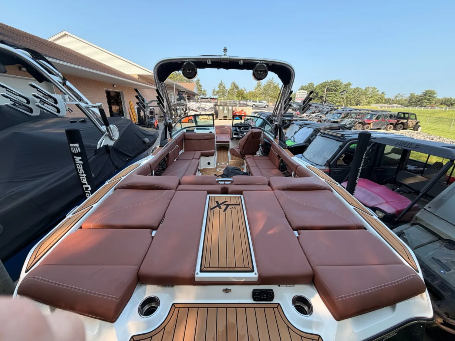 2022 MasterCraft XT 25