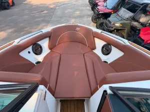 2022-mastercraft-xt25-146959-image4.webp