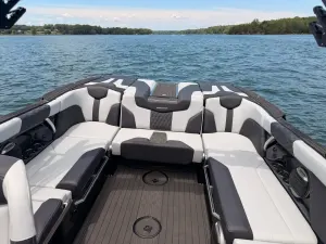 2026-mastercraft-xt24-146961-image1.webp