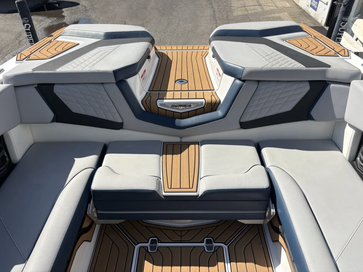 2024 23' Super Air Nautique G23 Bowrider
