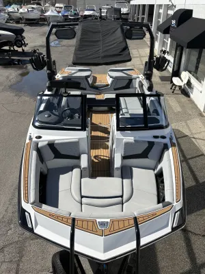 2024-nautique-g23-146967-image6.webp