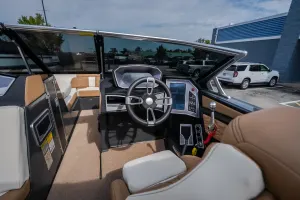 2021-mastercraft-x24-146970-image10.webp