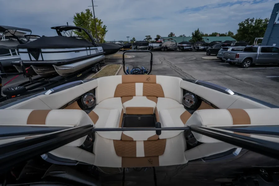 2021-mastercraft-x24-146970-image15.webp