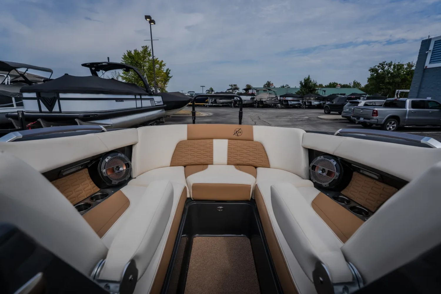 2021 MasterCraft X24