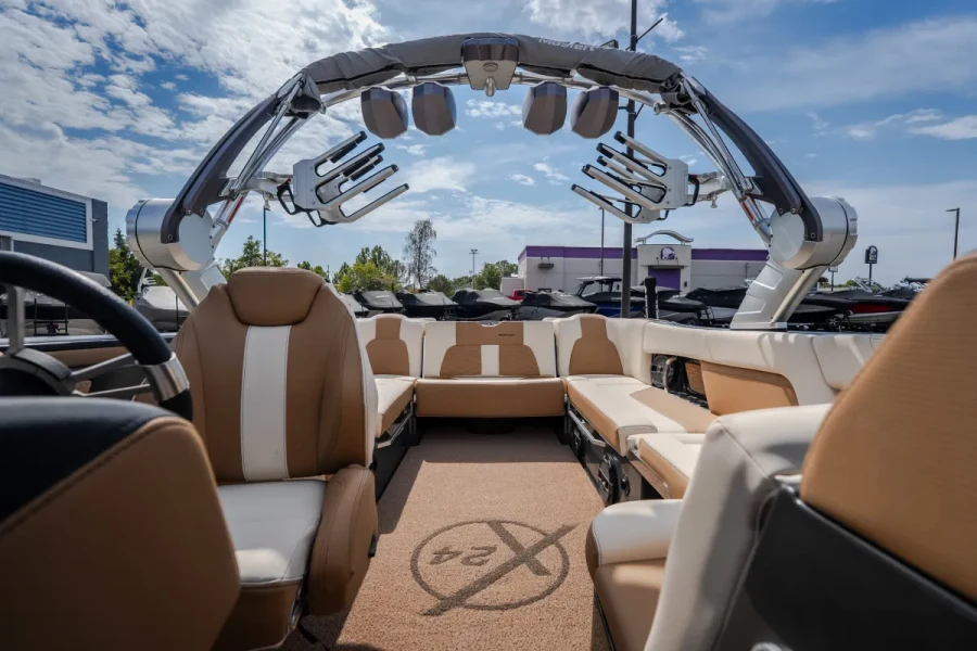 2021-mastercraft-x24-146970-image17.webp