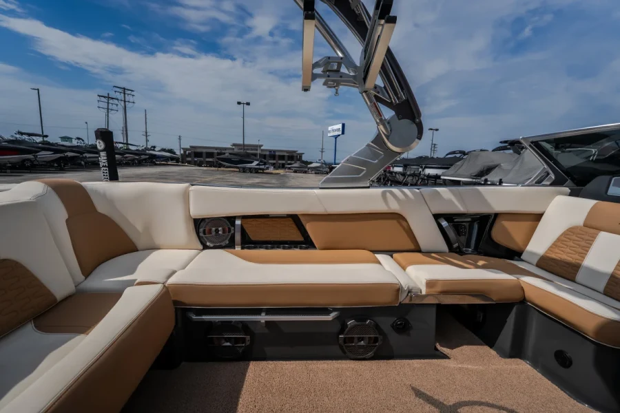2021-mastercraft-x24-146970-image29.webp