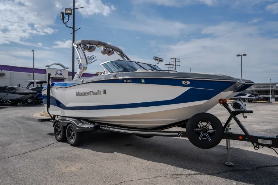 2021-mastercraft-x24-146970-image4.webp