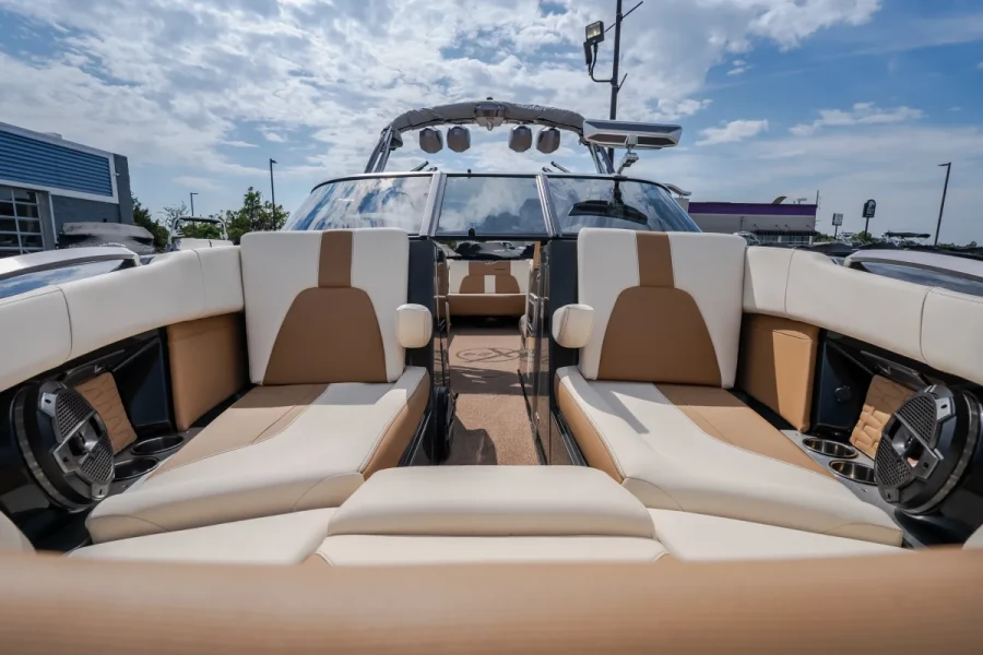 2021-mastercraft-x24-146970-image5.webp