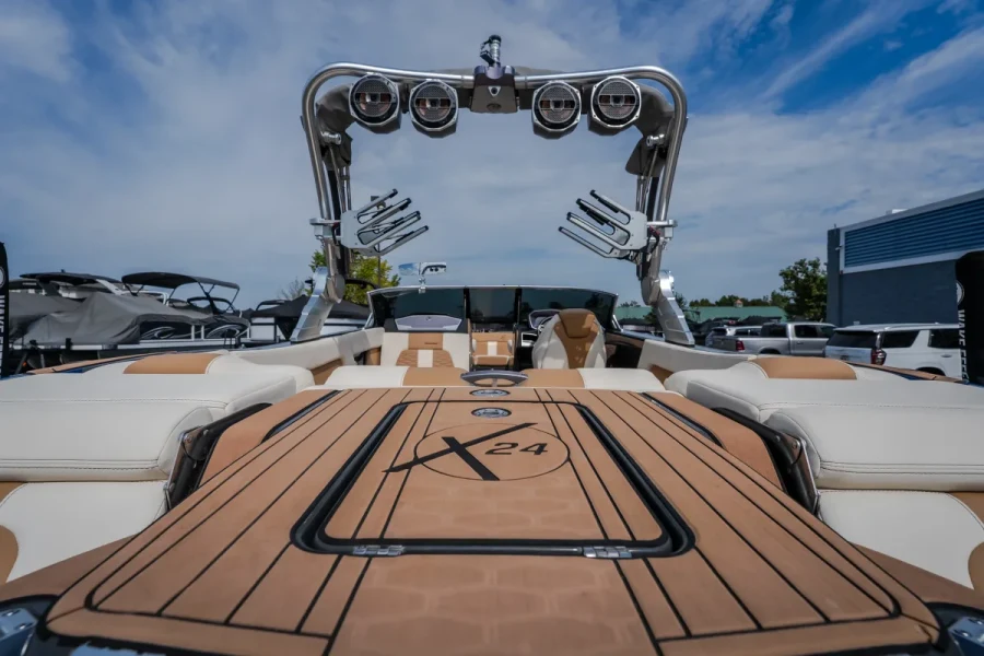 2021-mastercraft-x24-146970-image6.webp