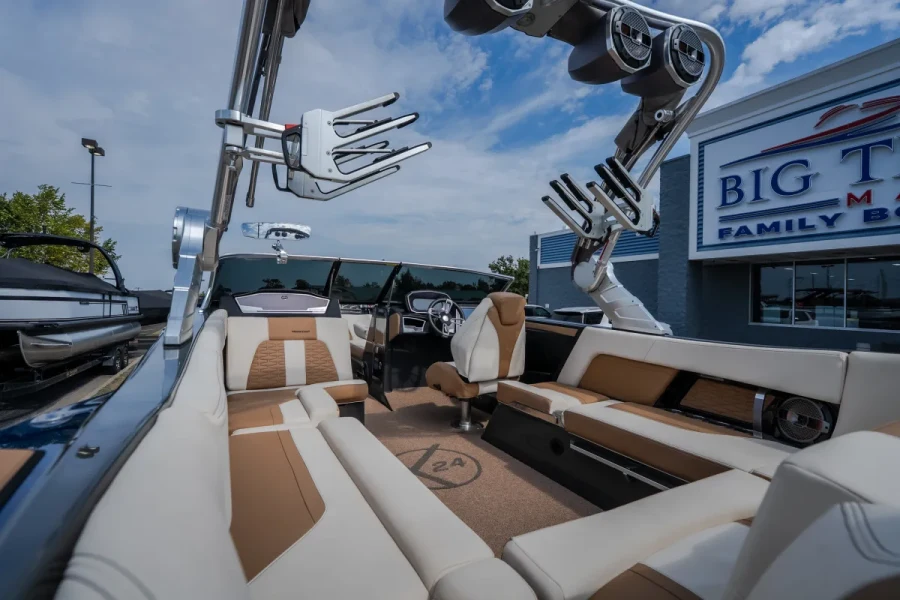 2021-mastercraft-x24-146970-image7.webp