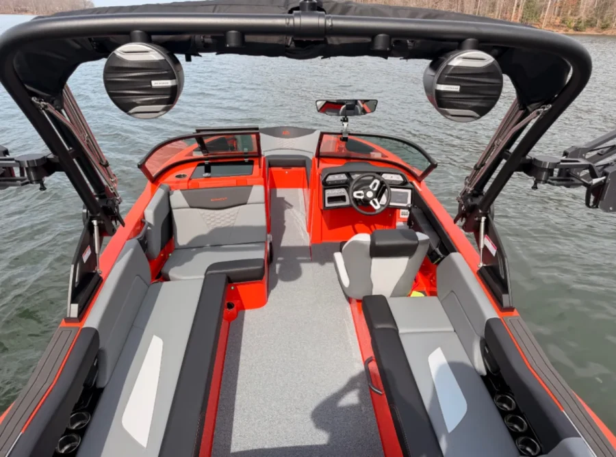 2026-mastercraft-nxt23-146971-image3.webp
