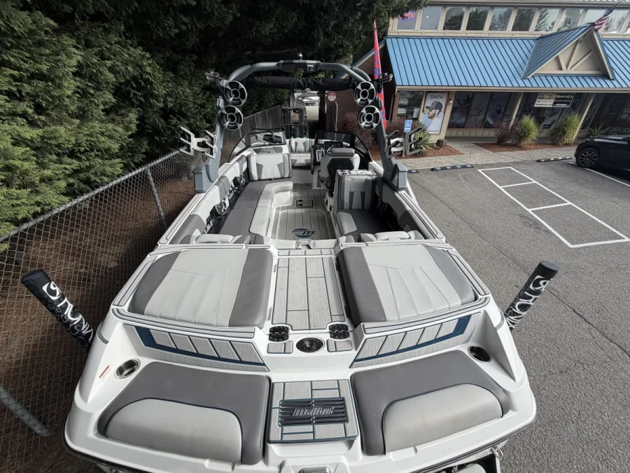2021-malibu-wakesetter-24-mxz-146977-image4.webp
