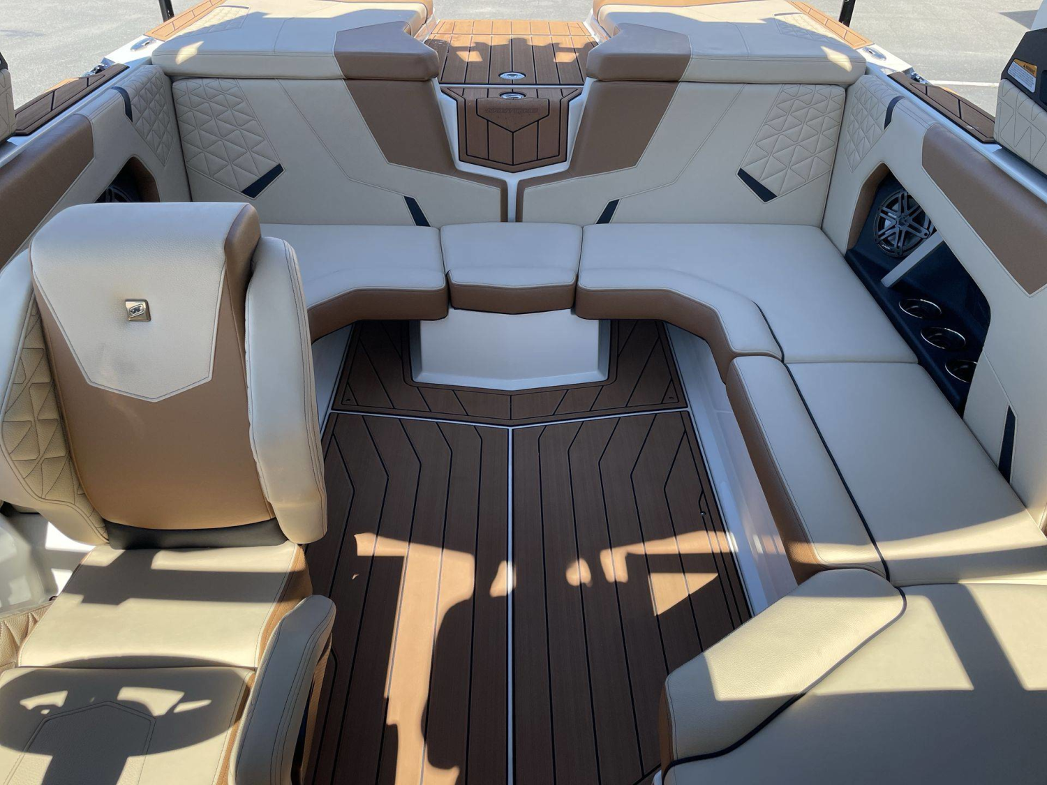 2027 Nautique GS20
