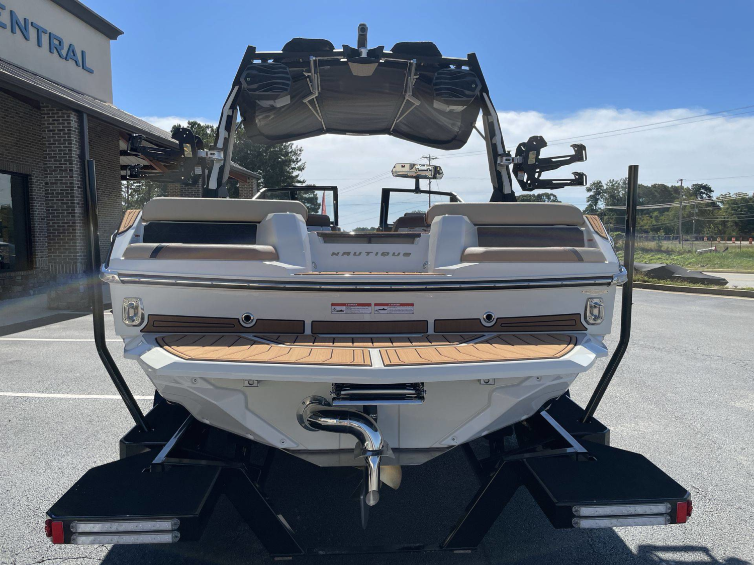 2027 Nautique GS20