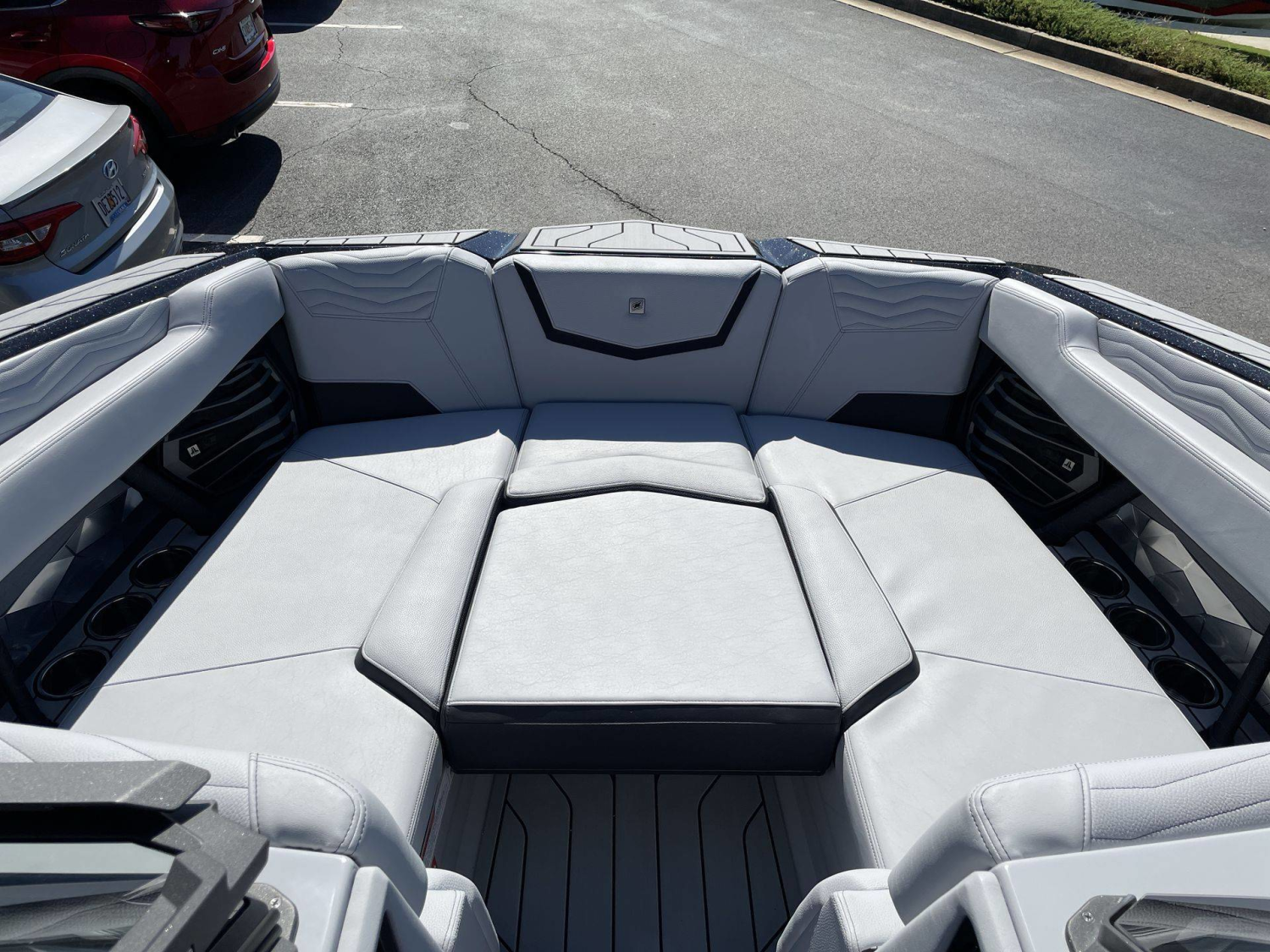 2027 Nautique G23