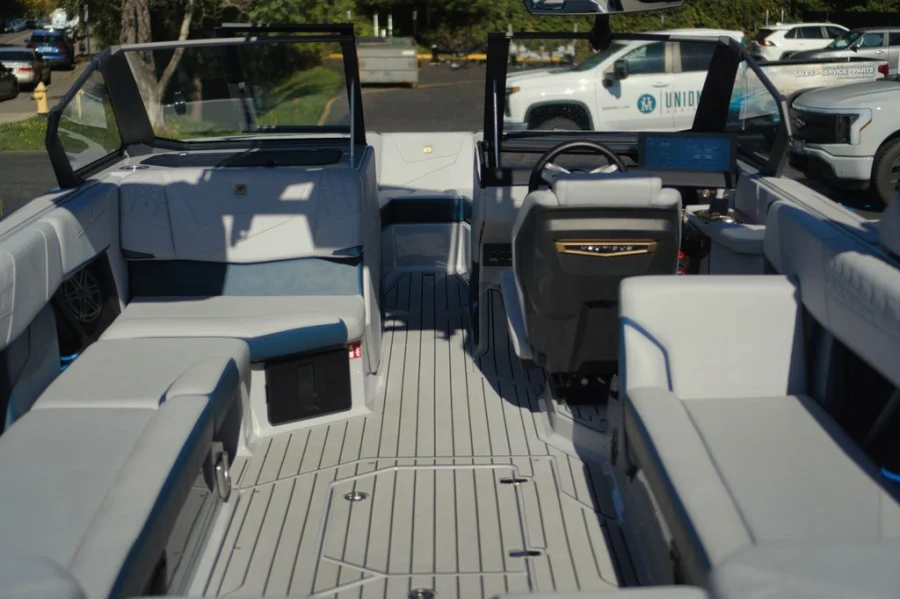 2027-nautique-s25-147363-image7