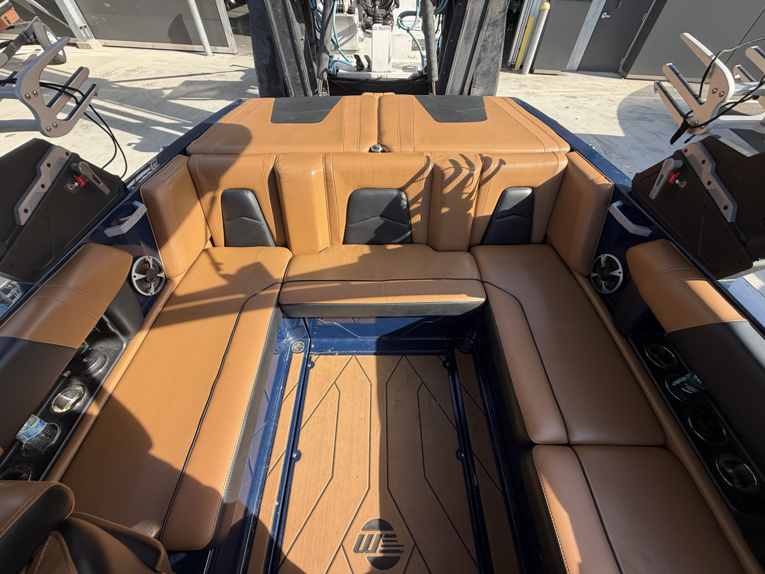 2021 Malibu 21 MLX