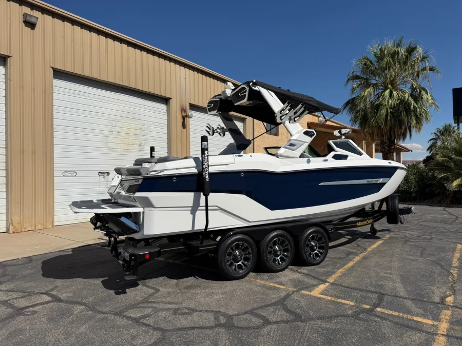 2027-mastercraft-x24-147370-image10